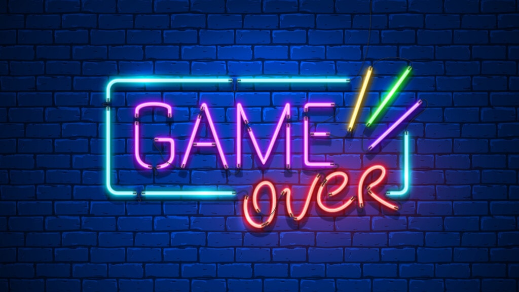 Napis Game Over na ścianie